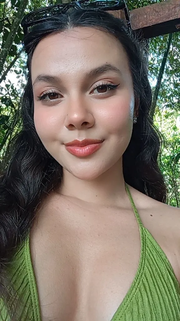 Live sex webcam photo for RubyyScarlett #8495469