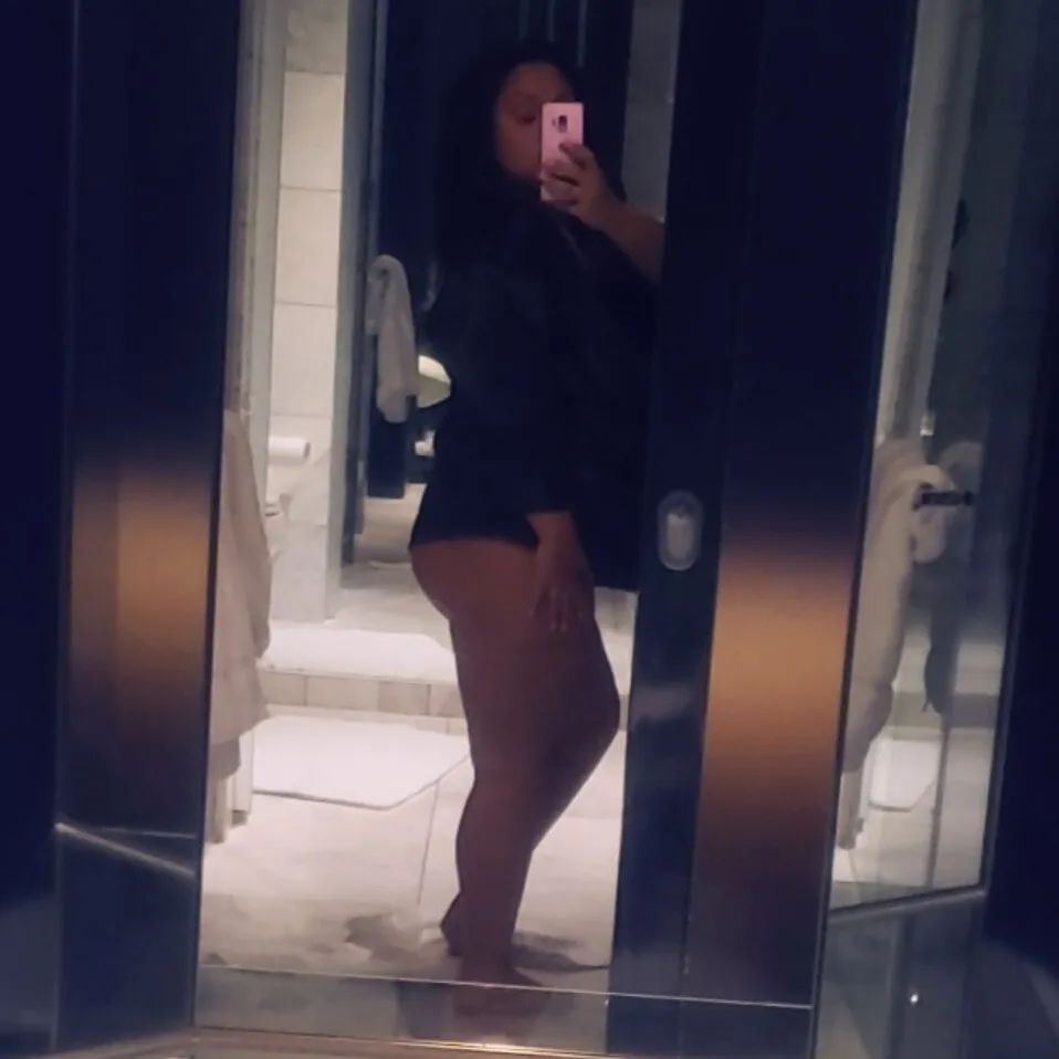 Live sex webcam photo for AlyssiaAmore #7867592