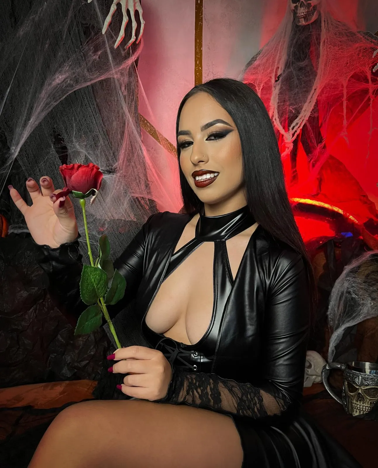 Live sex webcam photo for AriadnaJoy #8003090