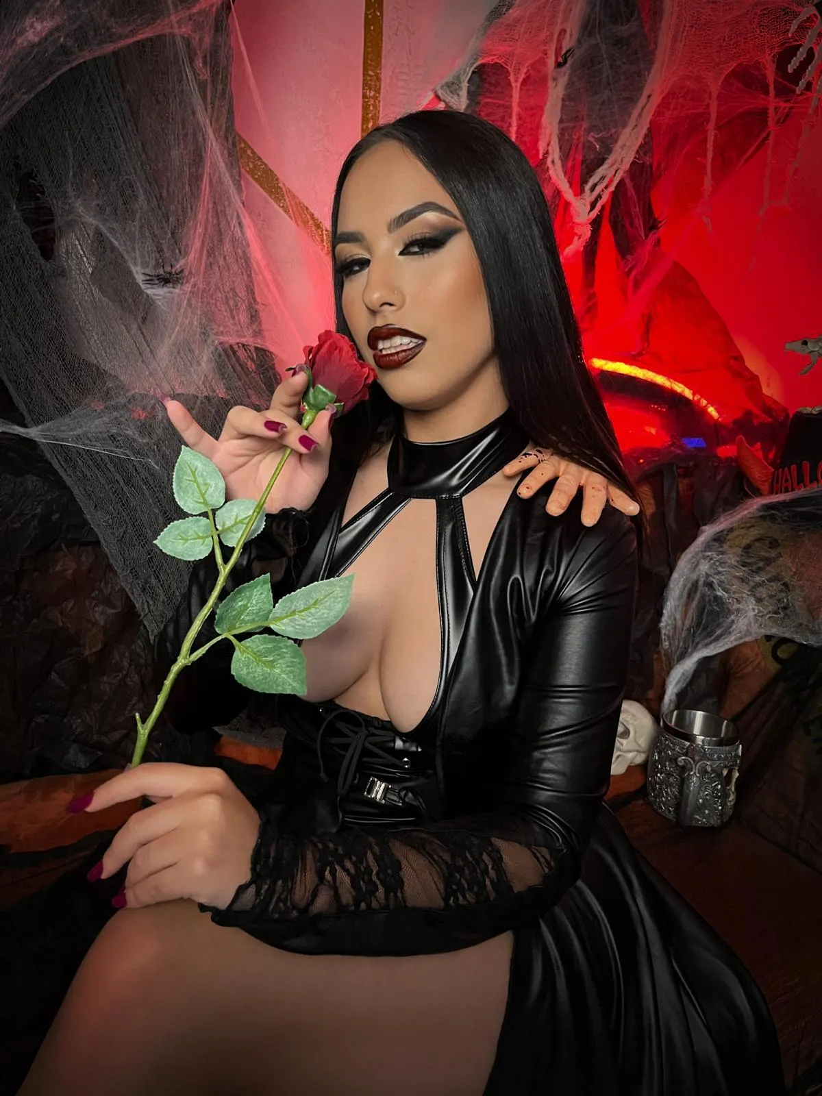Live sex webcam photo for AriadnaJoy #8003086