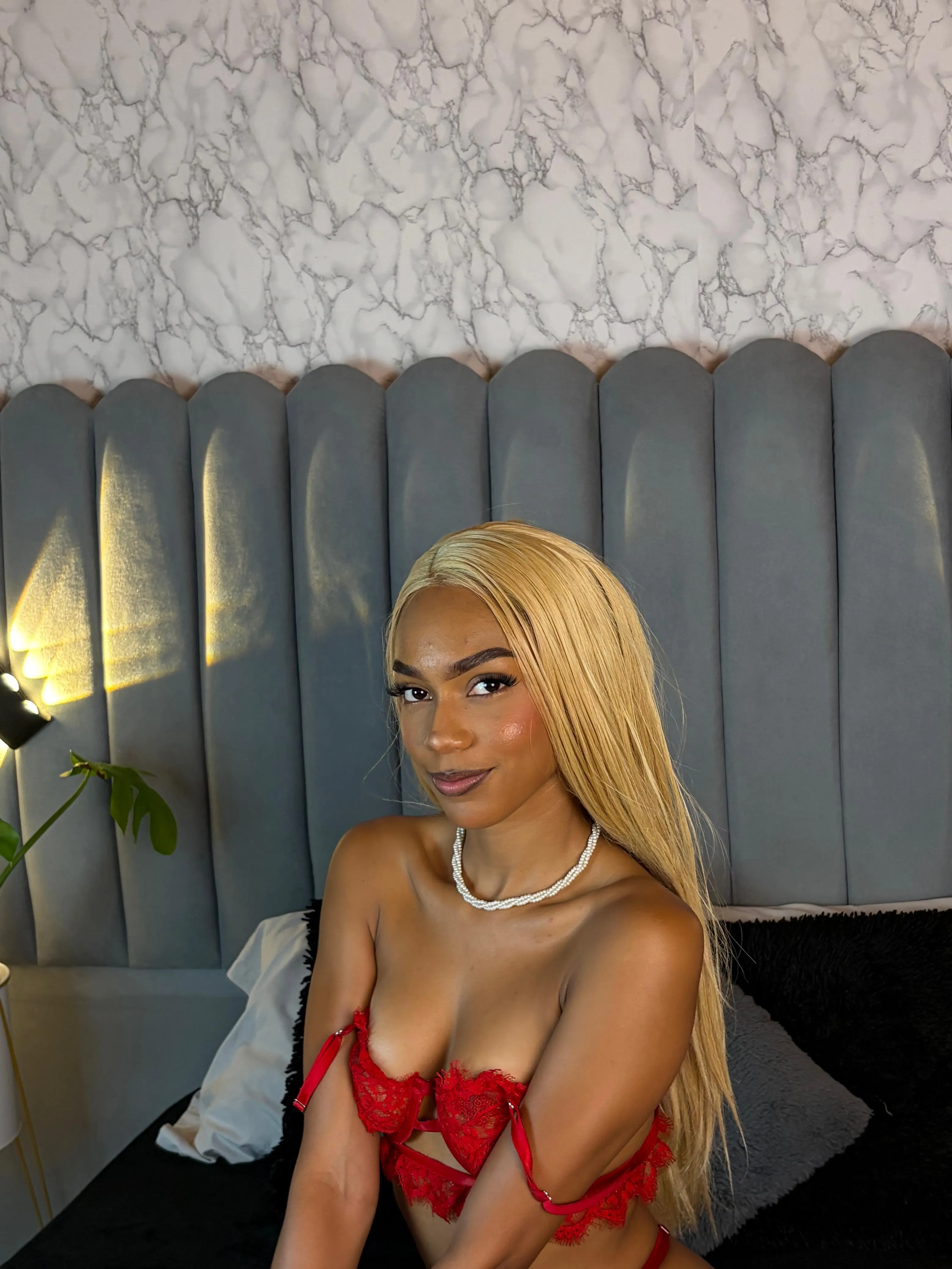 Live sex webcam photo for aylacallowey #8365892