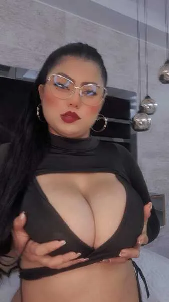 Live sex webcam photo for ValentinaBreats #7973847