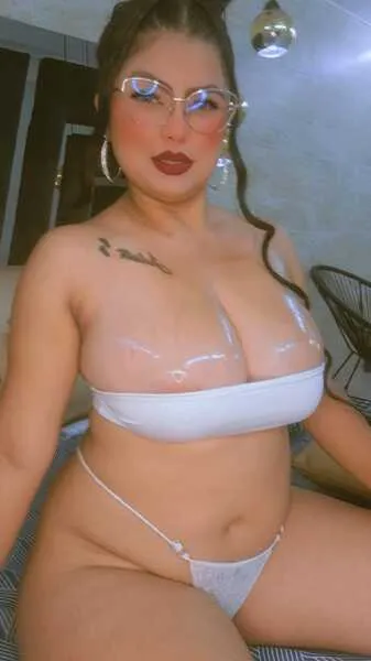 Live sex webcam photo for ValentinaBreats #7973896