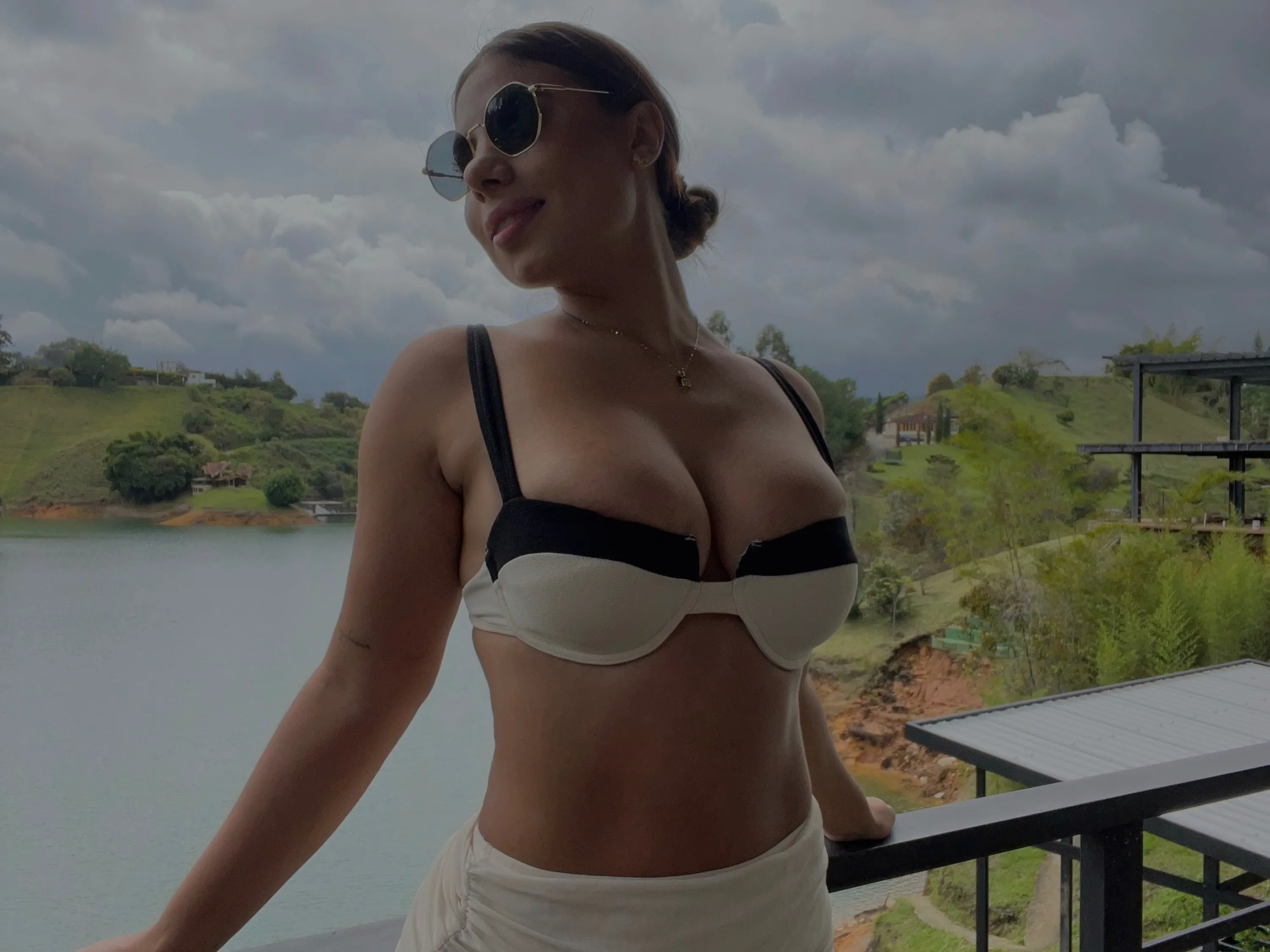 Live sex webcam photo for AbbyBermudez #8491319