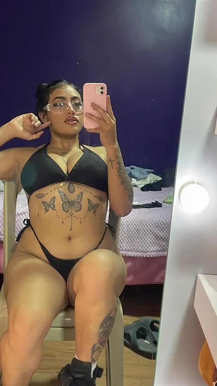 Live sex webcam photo for nikkylatin #7326505