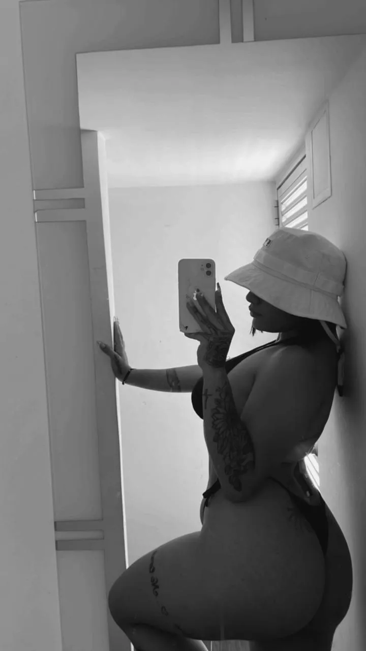 Live sex webcam photo for nikkylatin #7326433