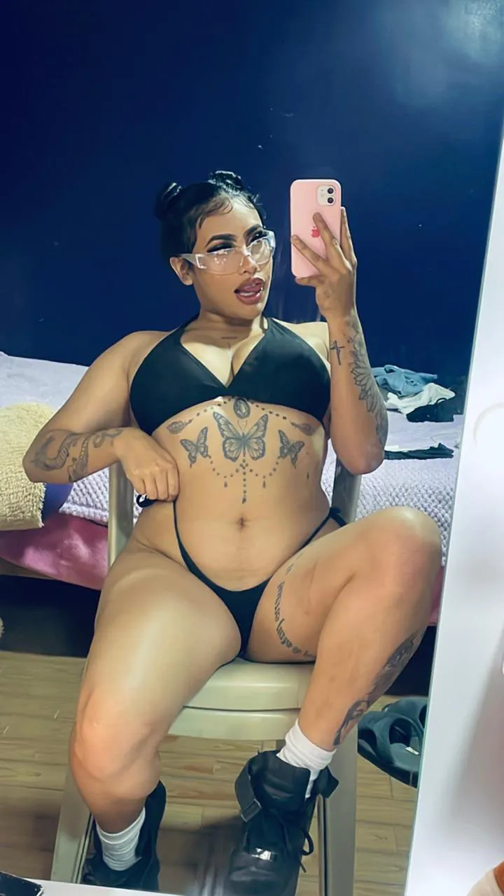 Live sex webcam photo for nikkylatin #7326496