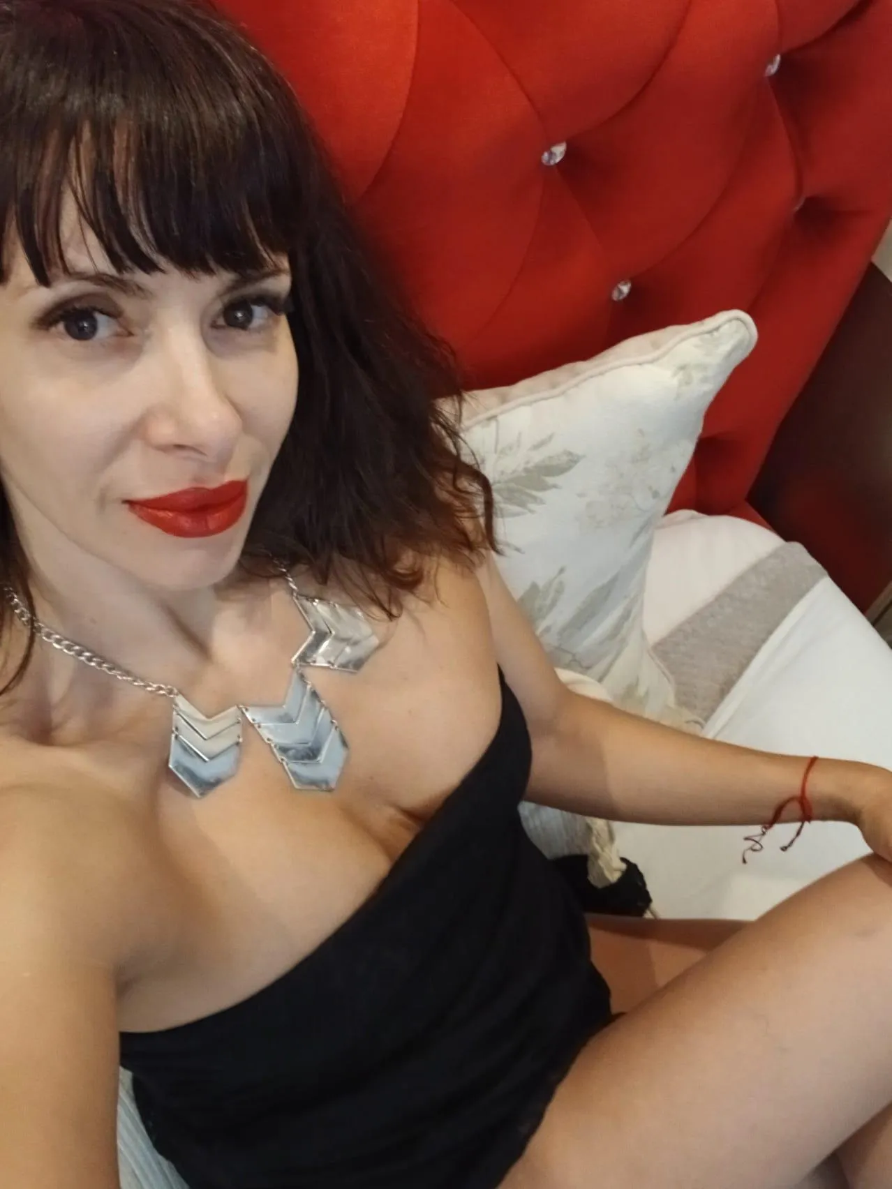 Live sex webcam photo for JessieJunee #8369244