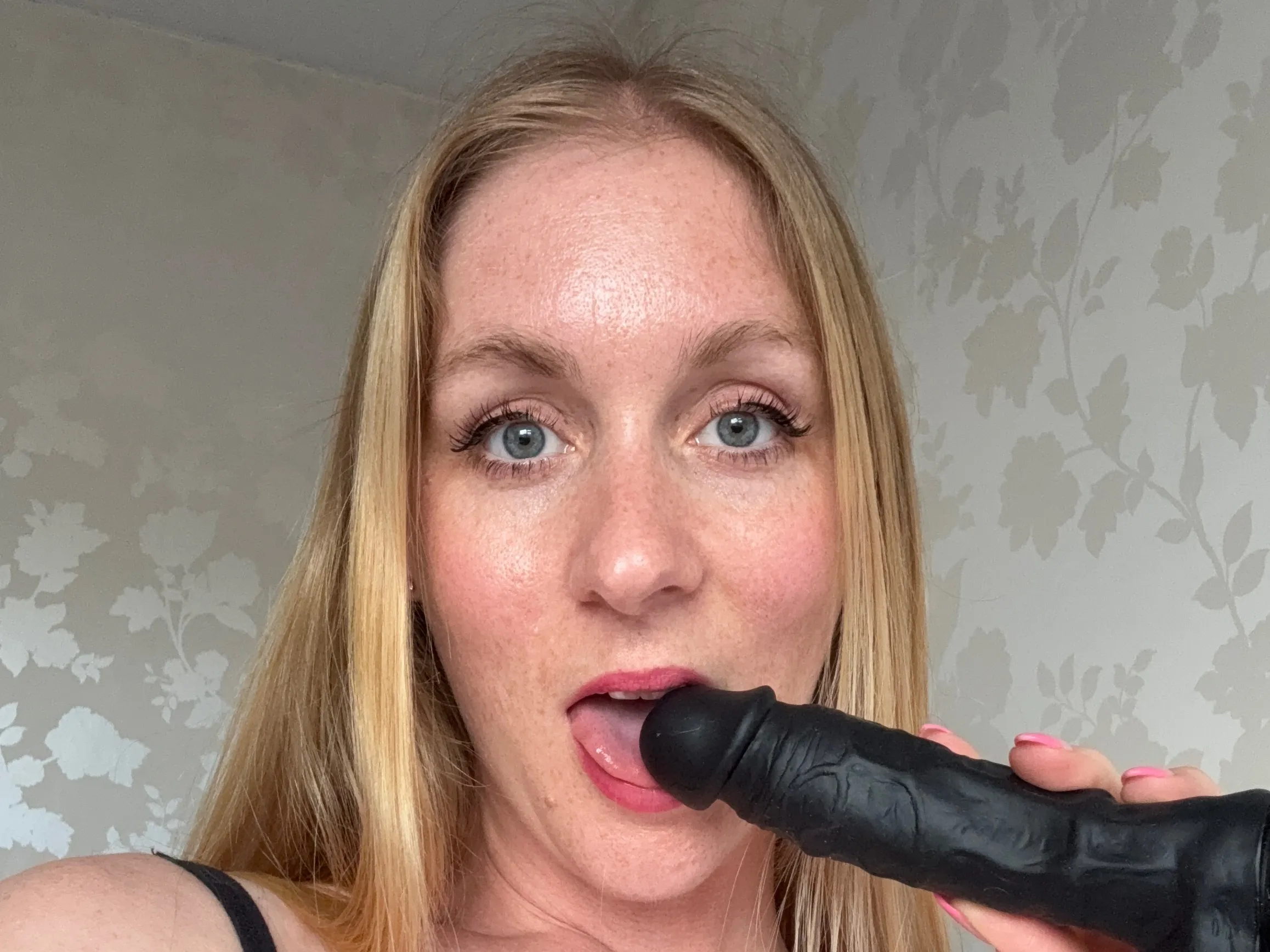 Live sex webcam photo for Sexy_Matilda #8015319