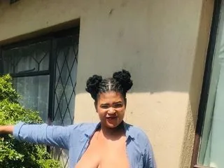 Live sex webcam photo for Sexybusty19 #7049828