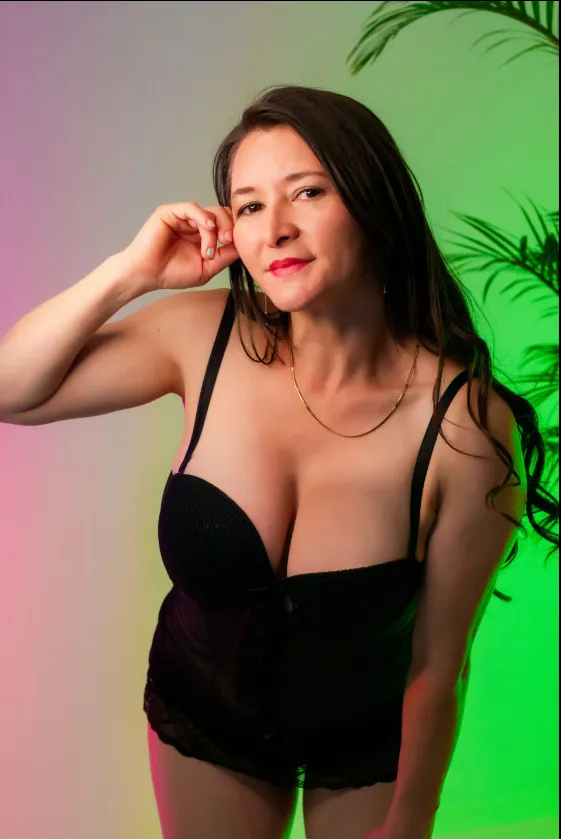 Live sex webcam photo for AliceGolden43 #7305163