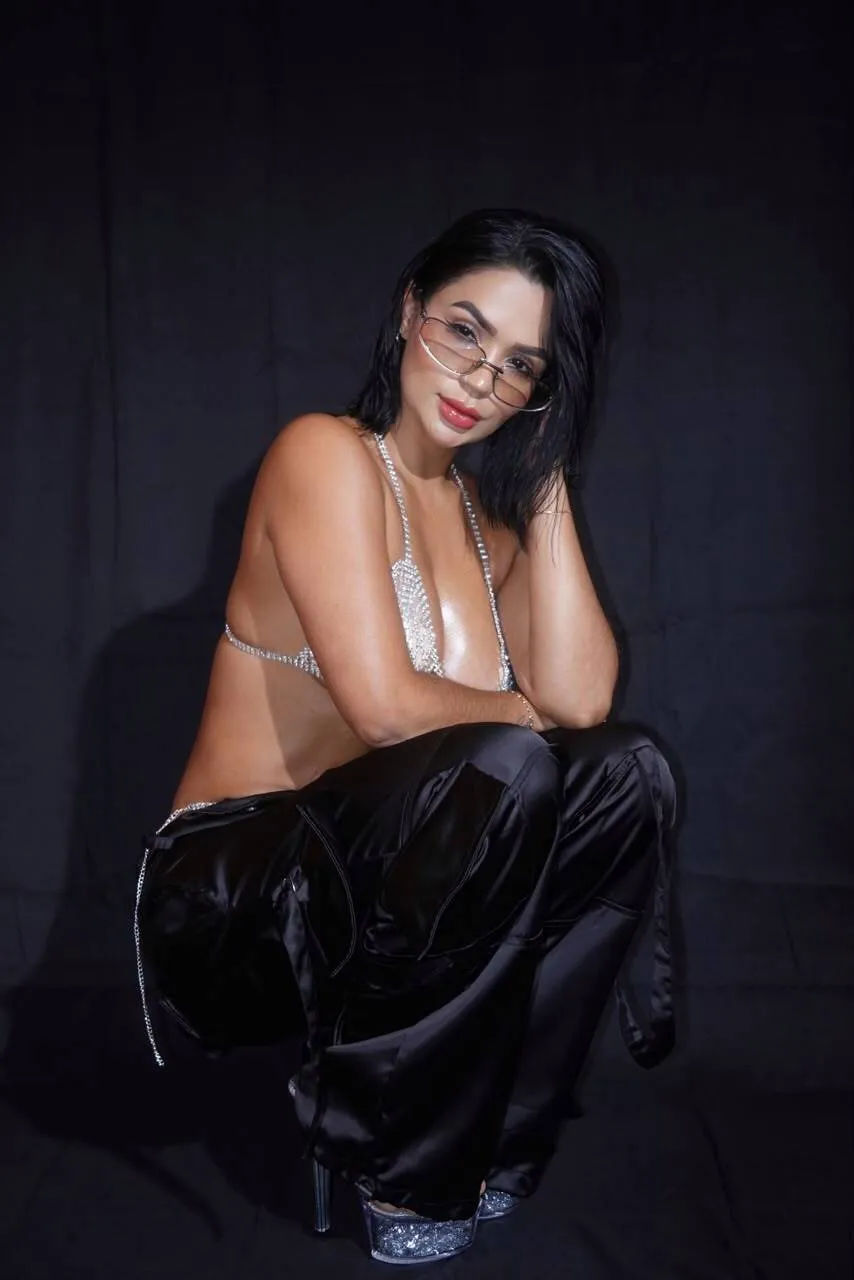 Live sex webcam photo for Emilycurtiis #8649525