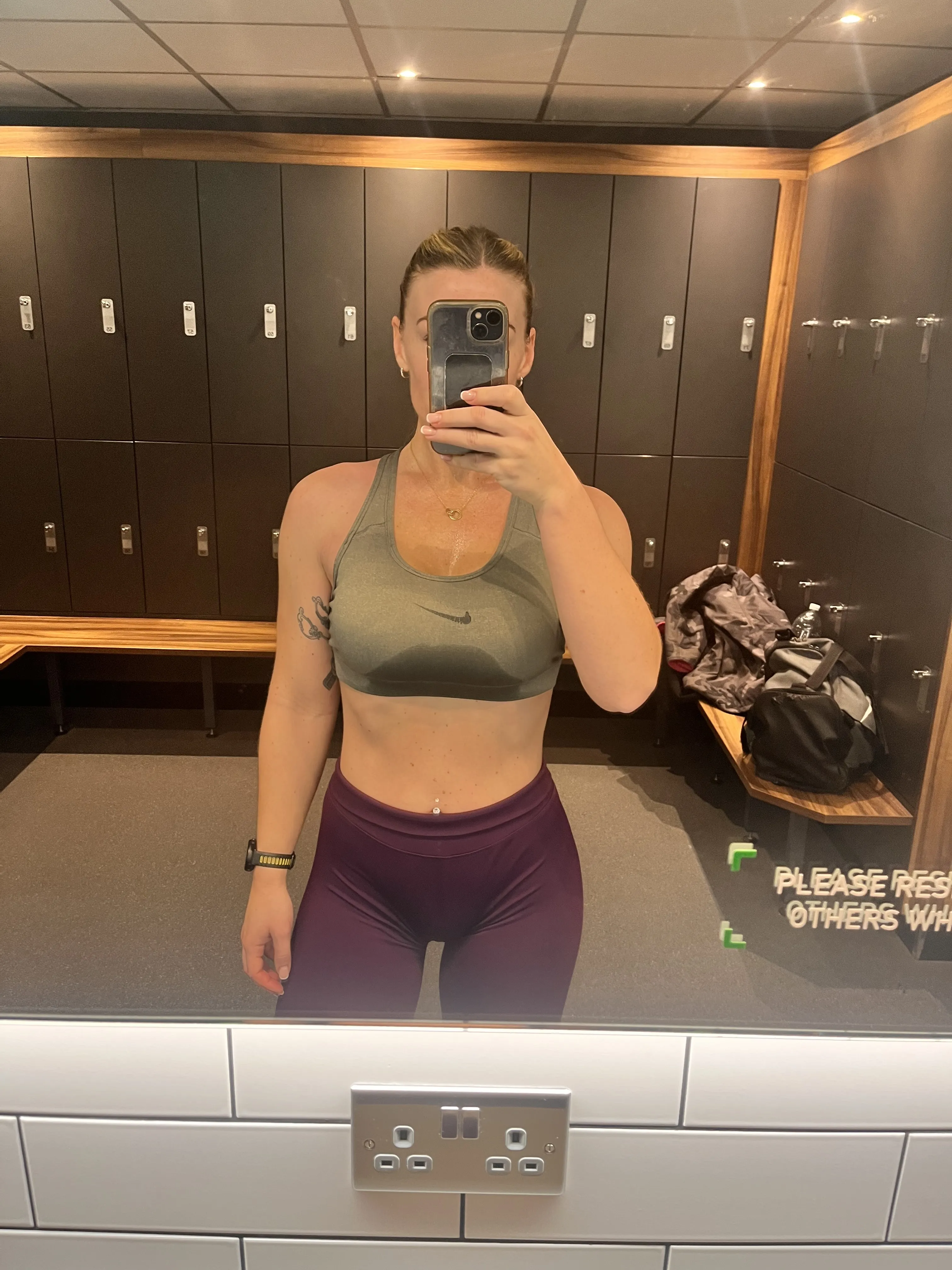 Live sex webcam photo for PixiePlayful_ox #8111286