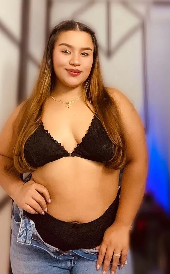 Live sex webcam photo for ElaBournx #8017135