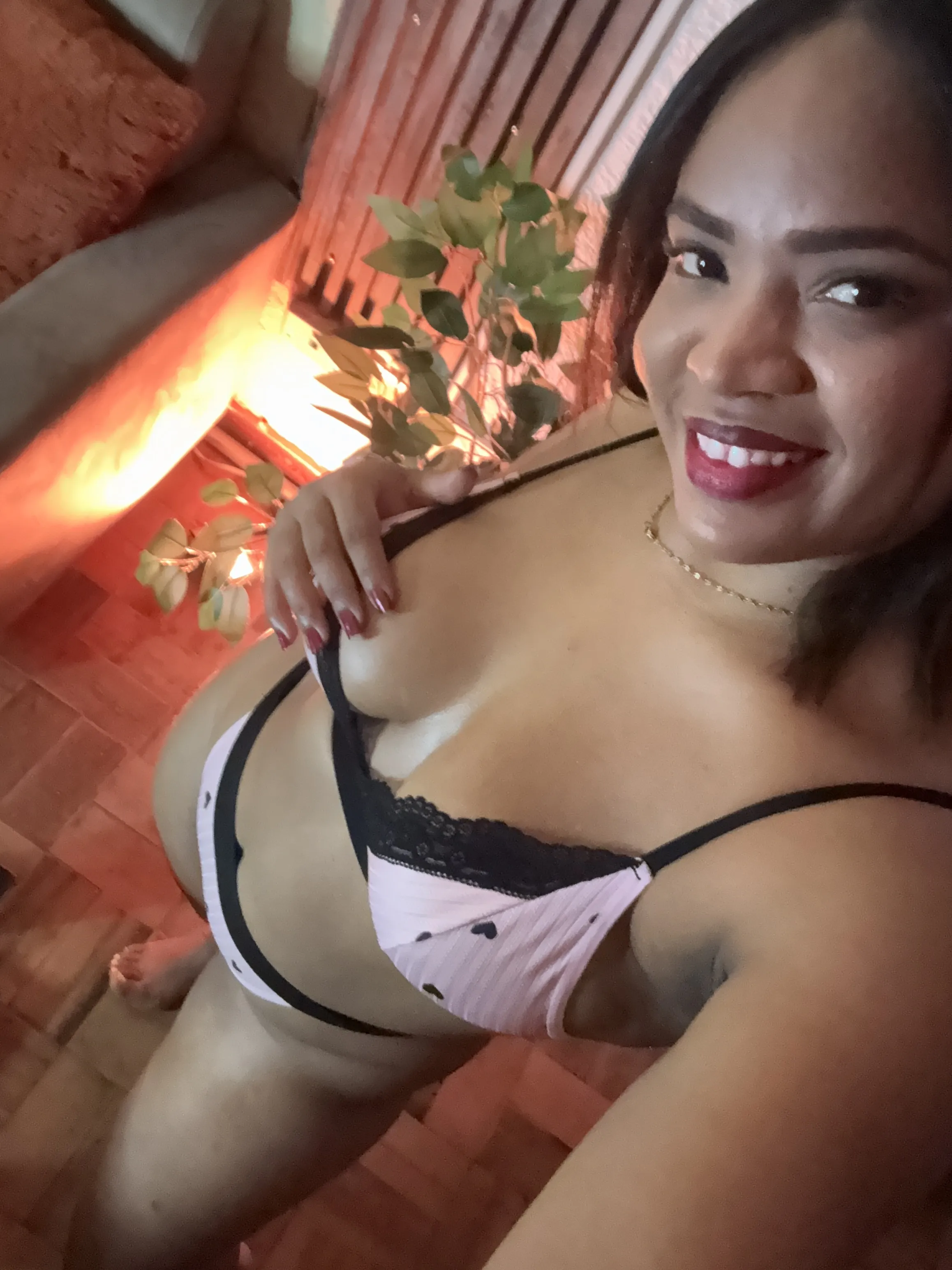 Live sex webcam photo for AliceBigBooty #7780724