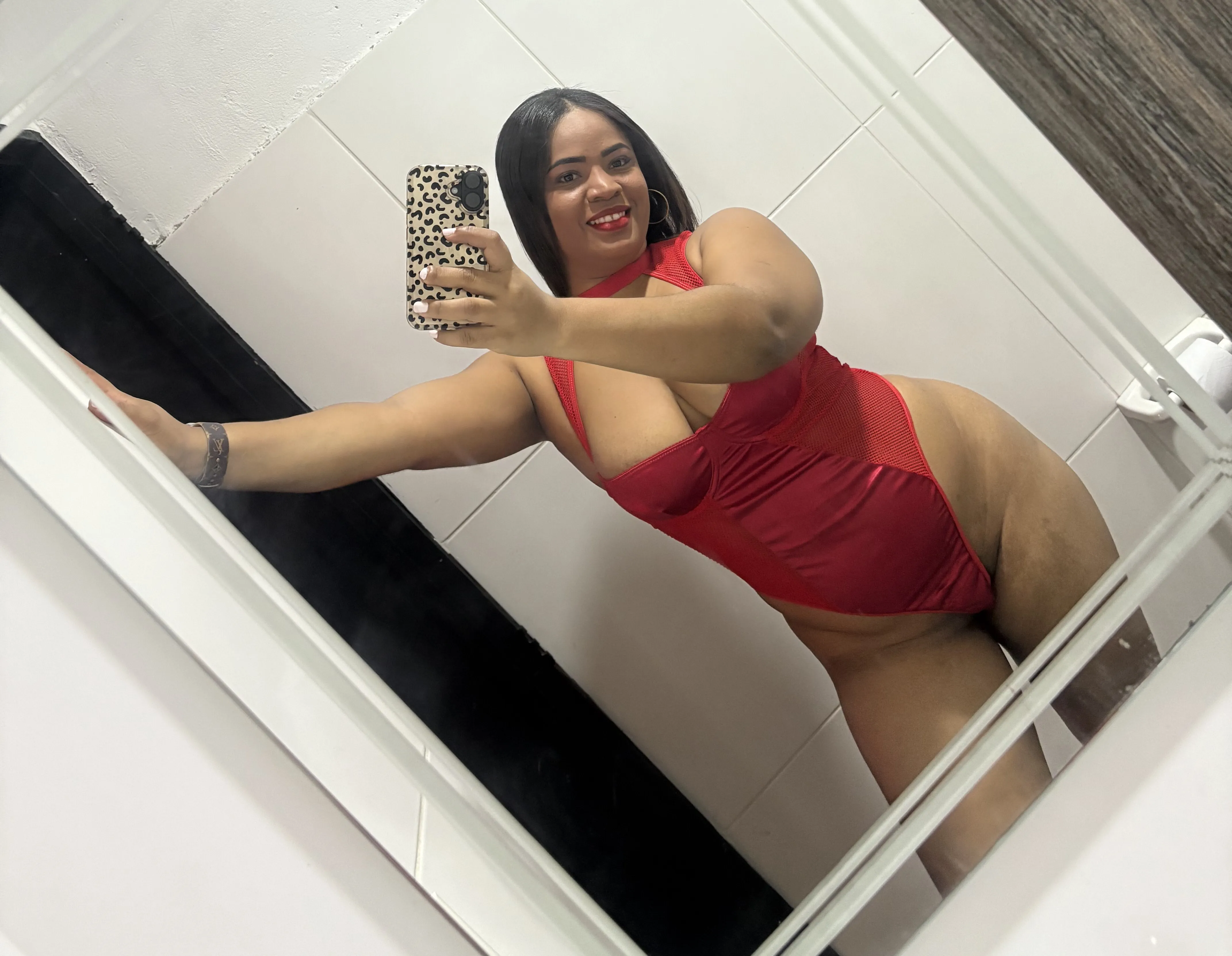 Live sex webcam photo for AliceBigBooty #7780641