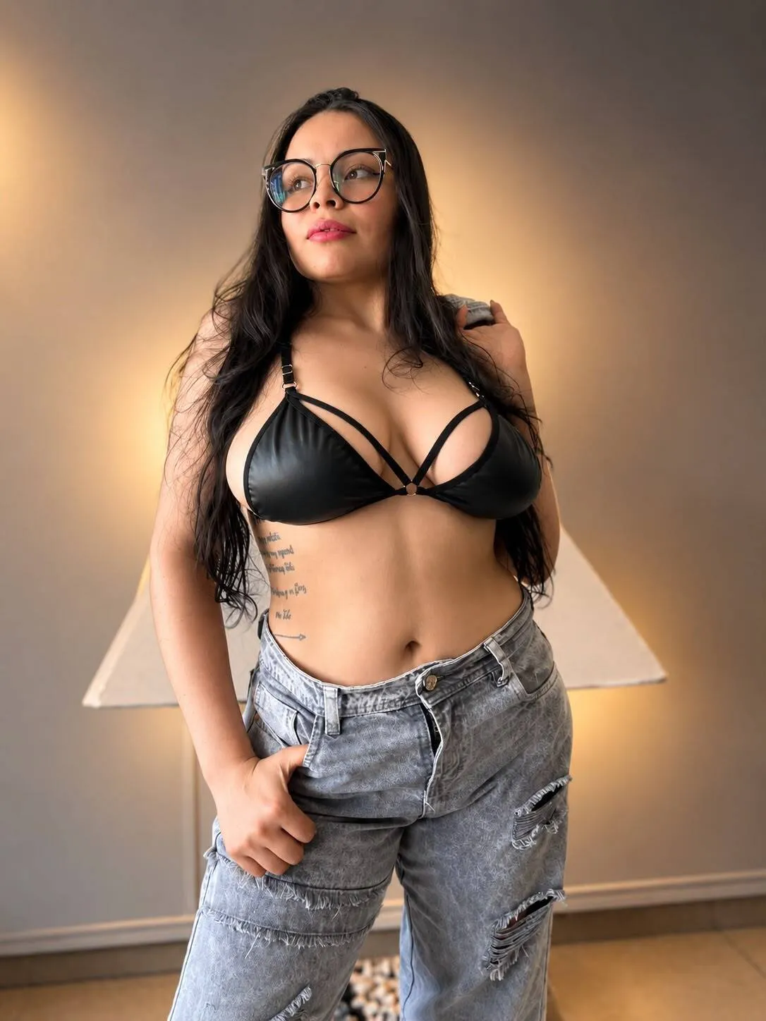 Live sex webcam photo for MeganXXX25 #8683478