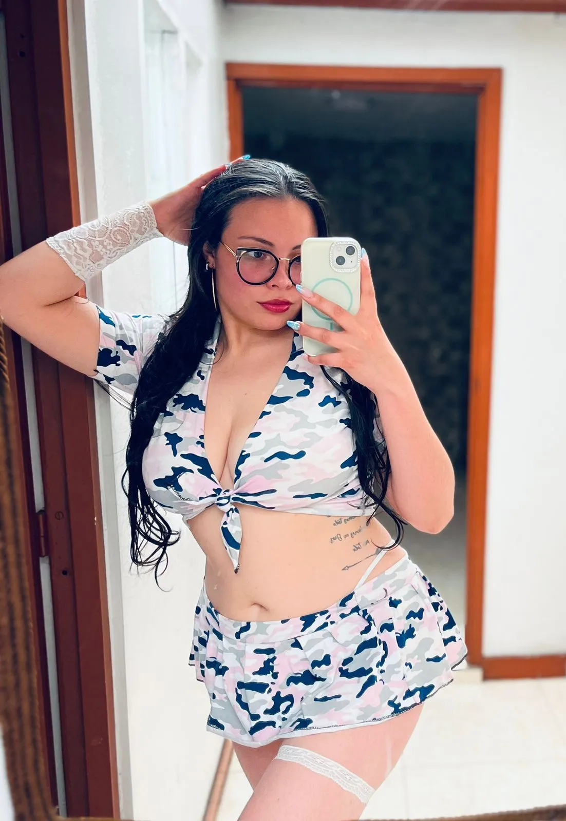 Live sex webcam photo for MeganXXX25 #8209005