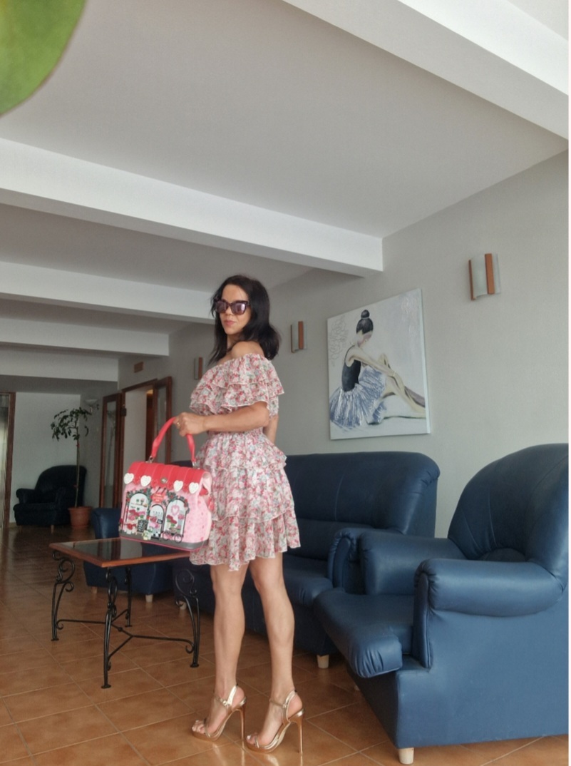 Live sex webcam photo for Betta #7138187