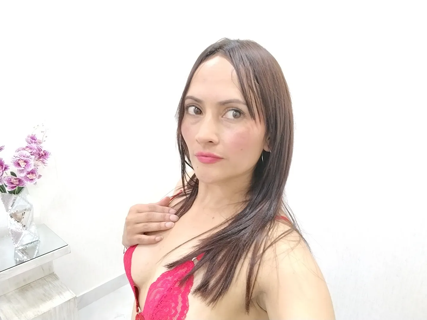 Live sex webcam photo for Emily_Diaz #8108401