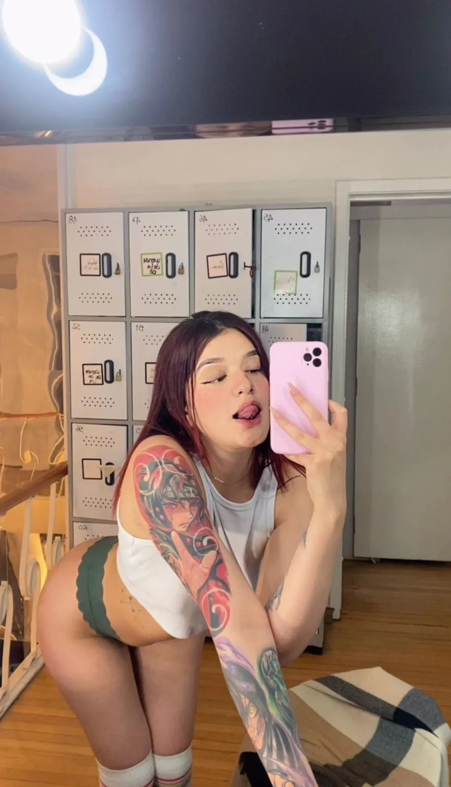 Live sex webcam photo for LiaBigass #7977105
