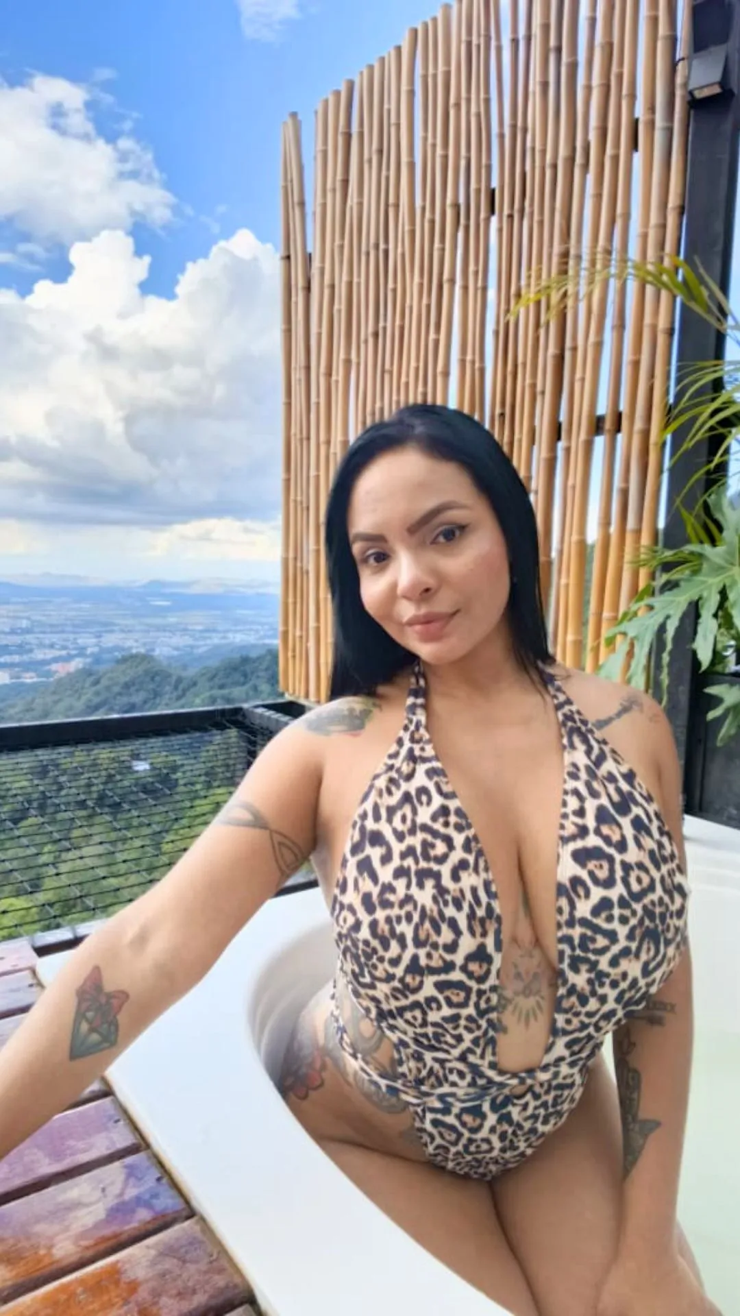 Live sex webcam photo for JessicaFiore #8508429