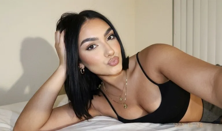 Live sex webcam photo for ManuelaHall #8455906