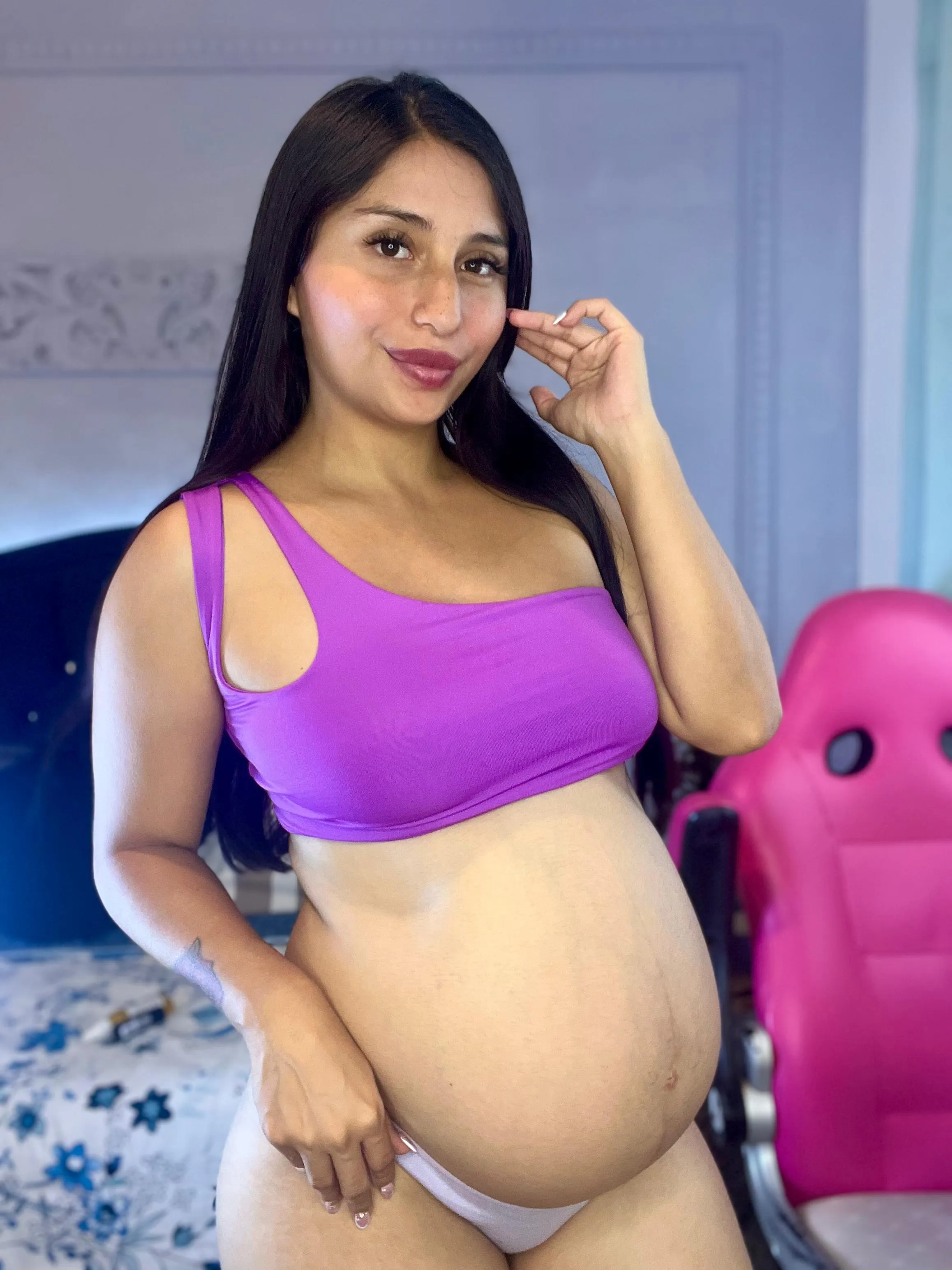 Live sex webcam photo for KateeOwens #7865683
