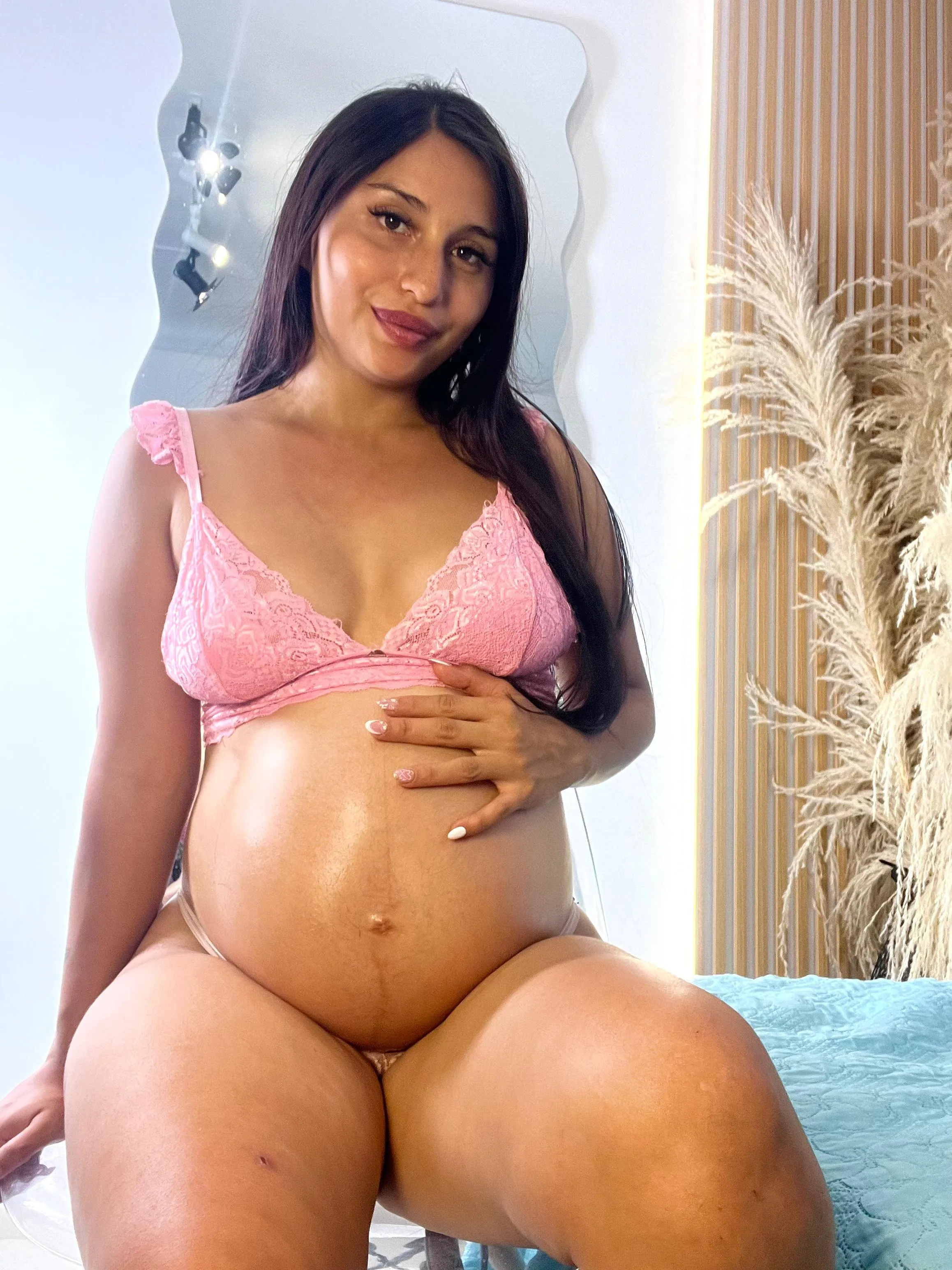 Live sex webcam photo for KateeOwens #7865632