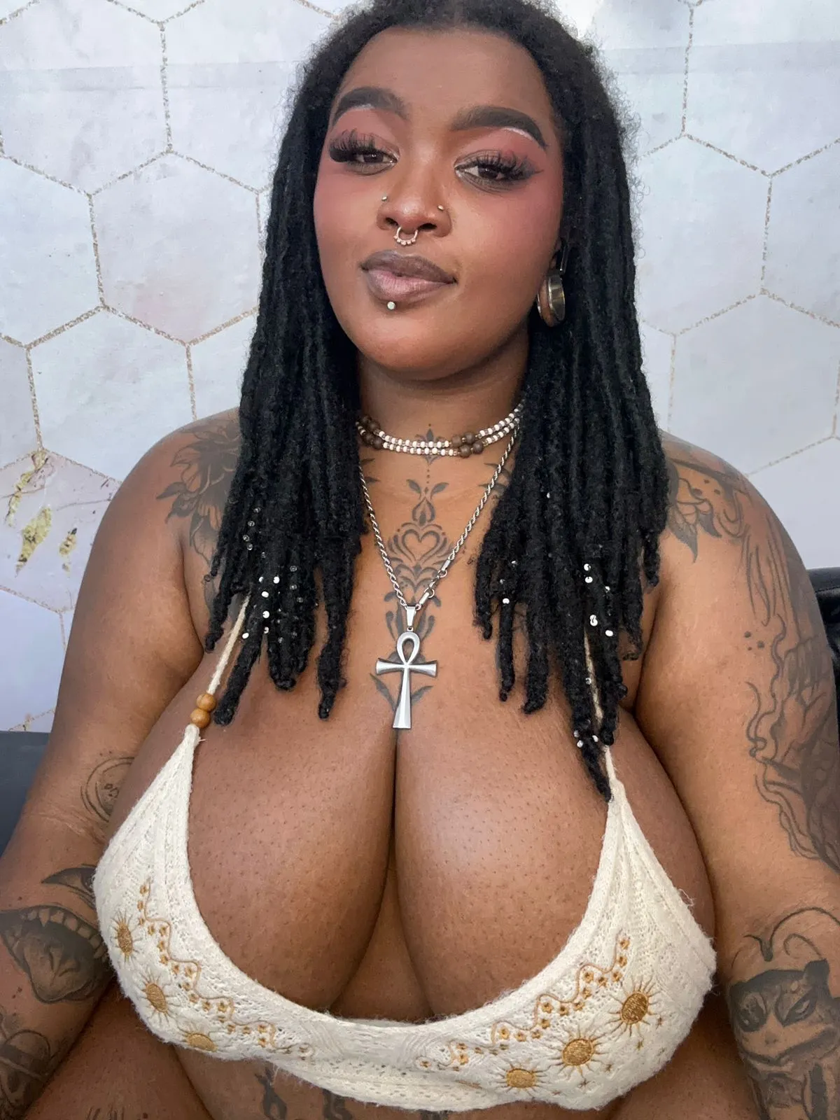 Live sex webcam photo for LaylaCummingss #7981106
