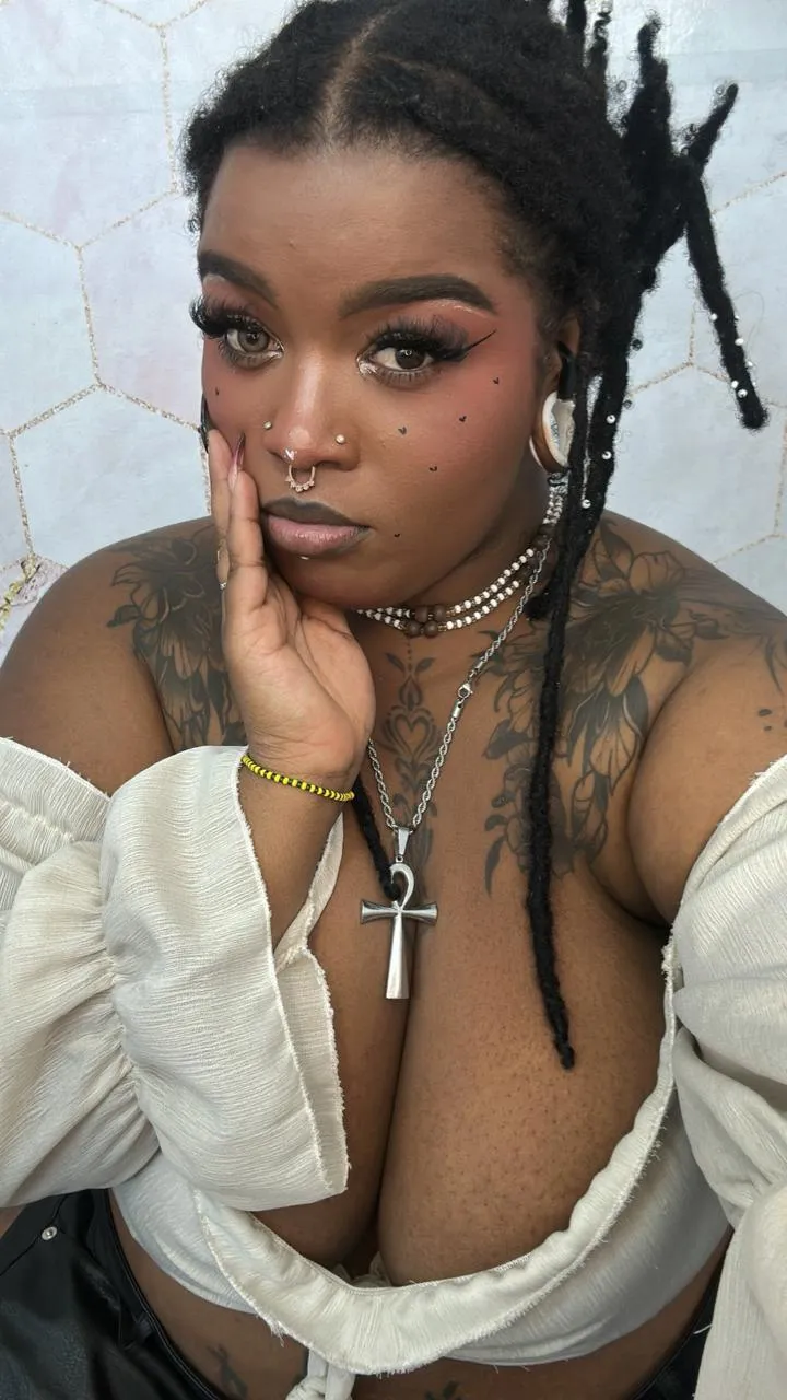 Live sex webcam photo for LaylaCummingss #8044829