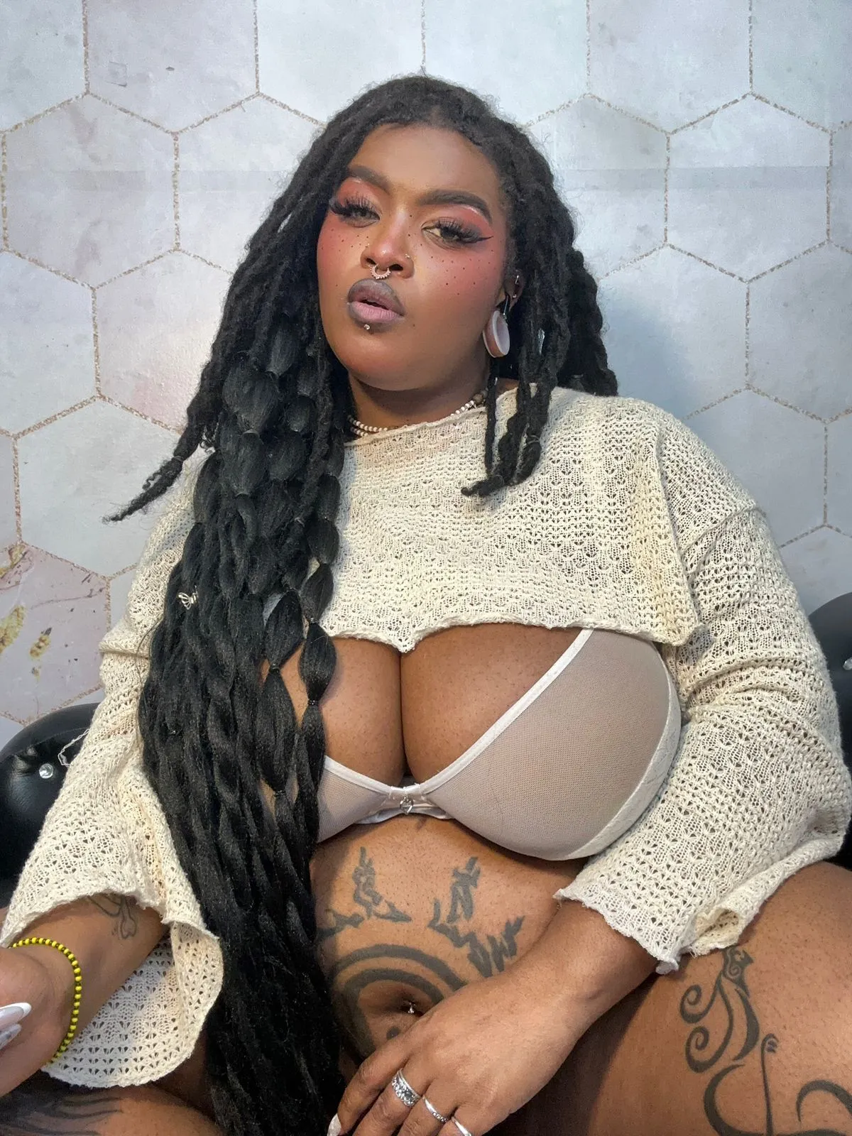 Live sex webcam photo for LaylaCummingss #8152183