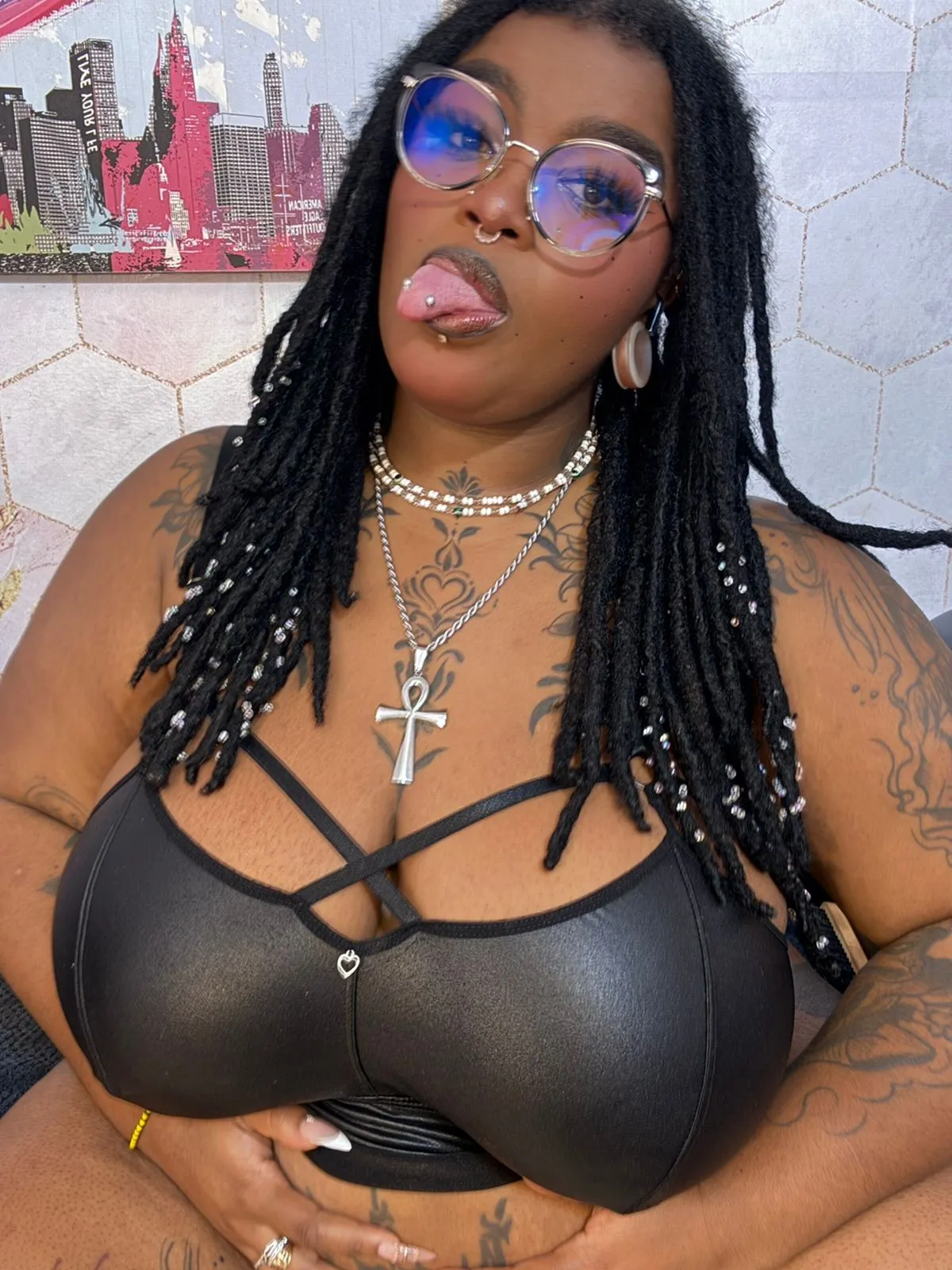 Live sex webcam photo for LaylaCummingss #8475920