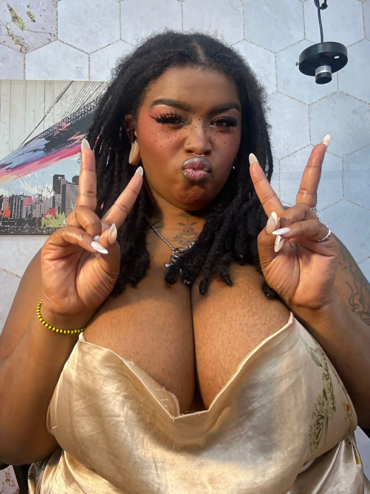 Live sex webcam photo for LaylaCummingss #8159568