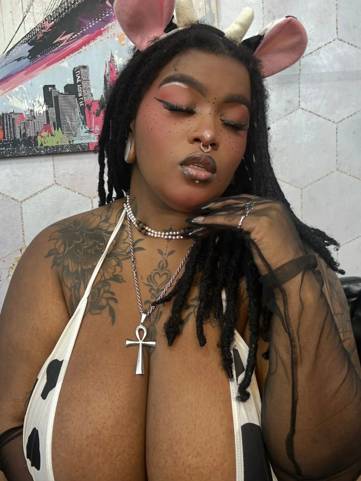 Live sex webcam photo for LaylaCummingss #8130726
