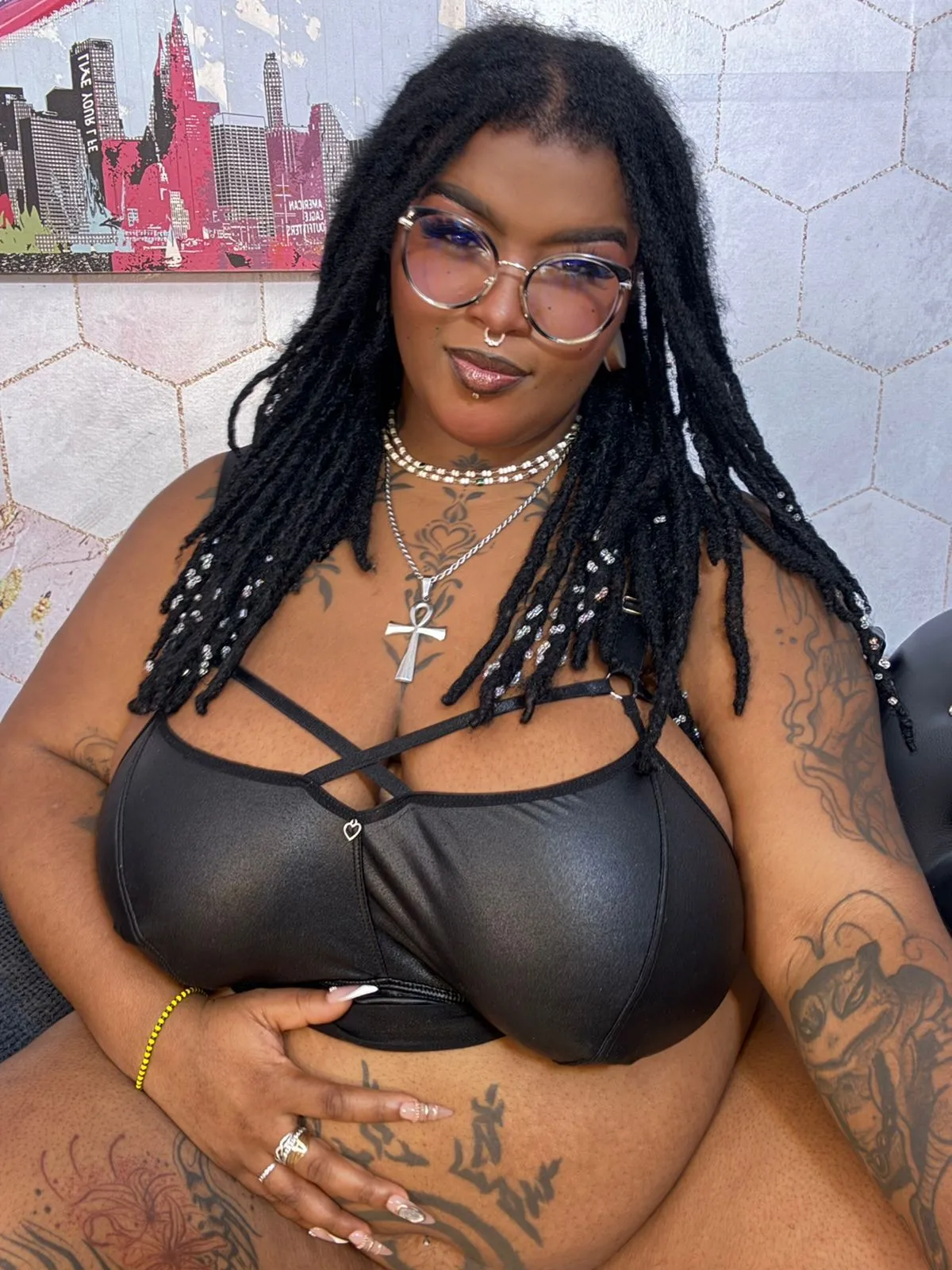 Live sex webcam photo for LaylaCummingss #8475921