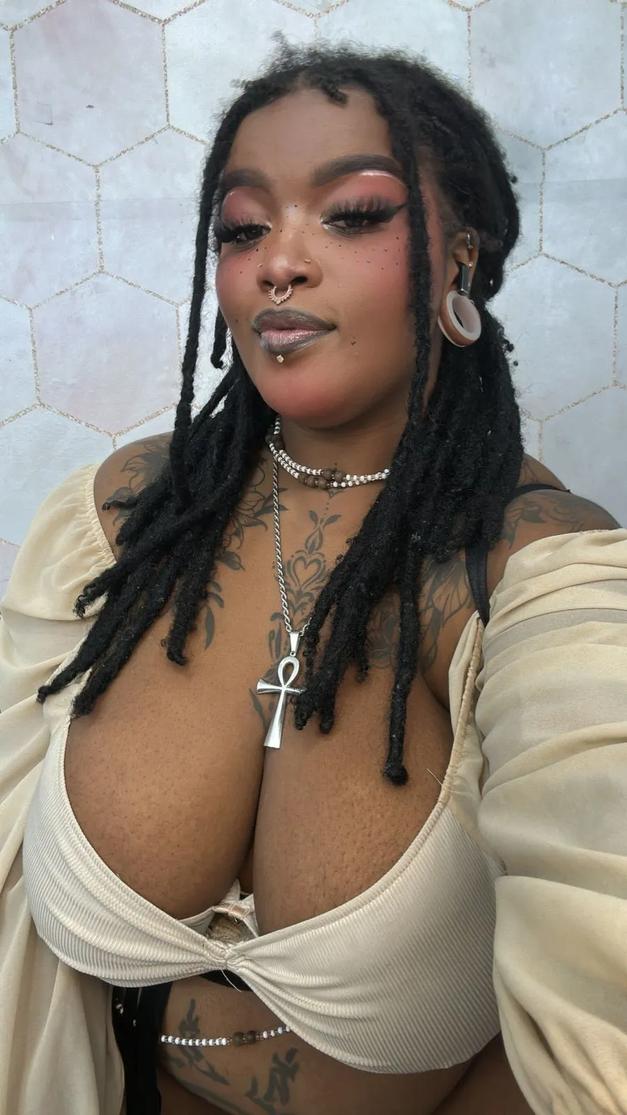 Live sex webcam photo for LaylaCummingss #8139006