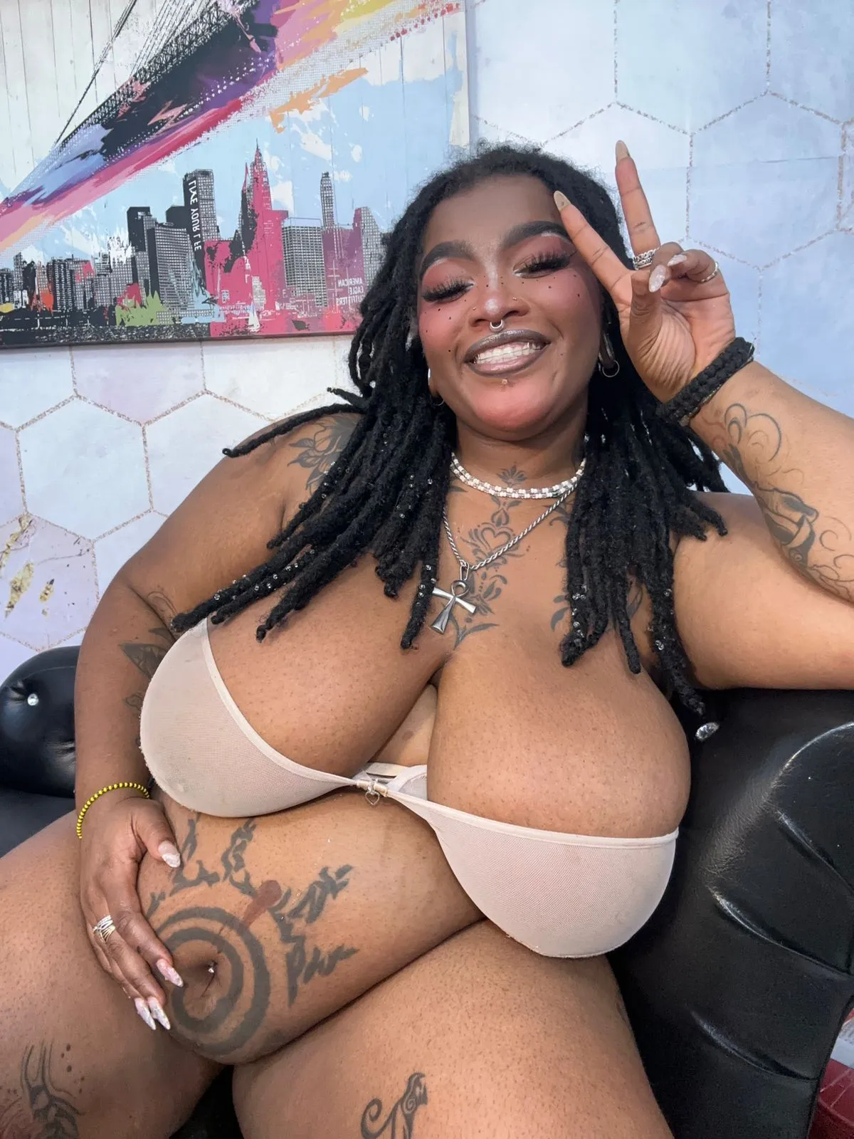 Live sex webcam photo for LaylaCummingss #8268742