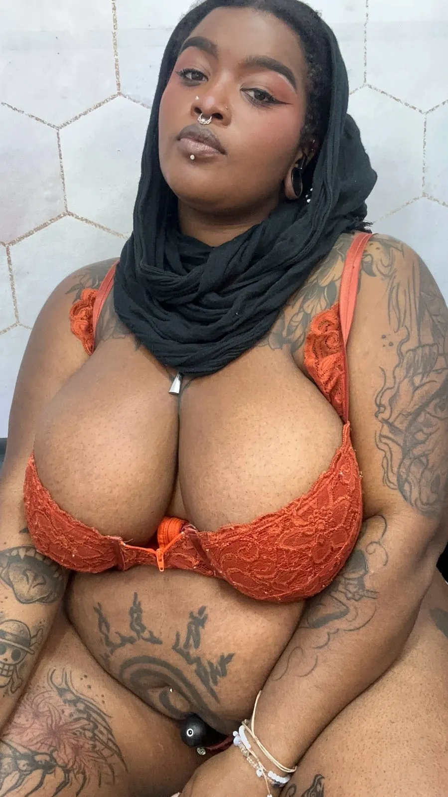 Live sex webcam photo for LaylaCummingss #7842756