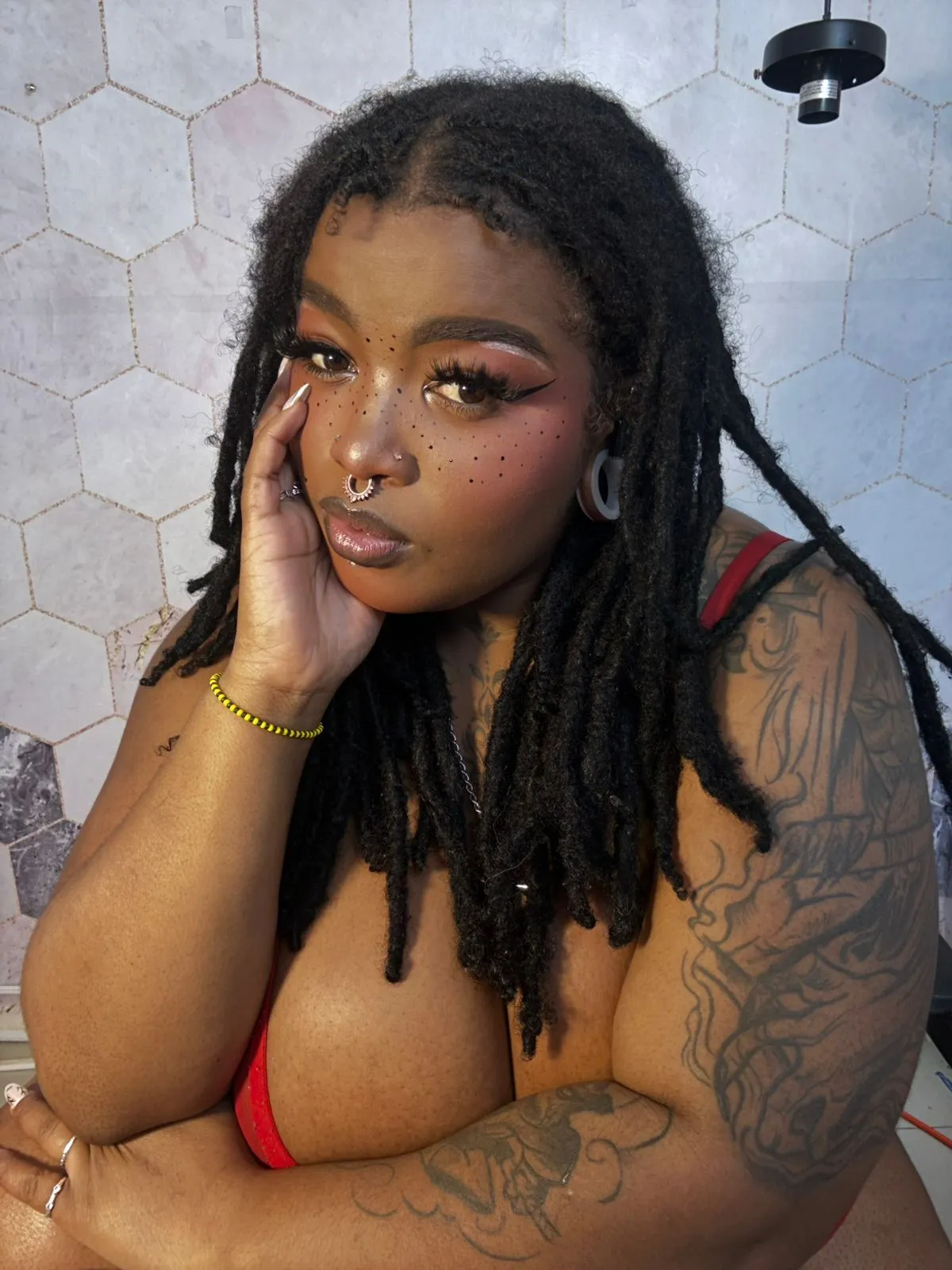 Live sex webcam photo for LaylaCummingss #8167408