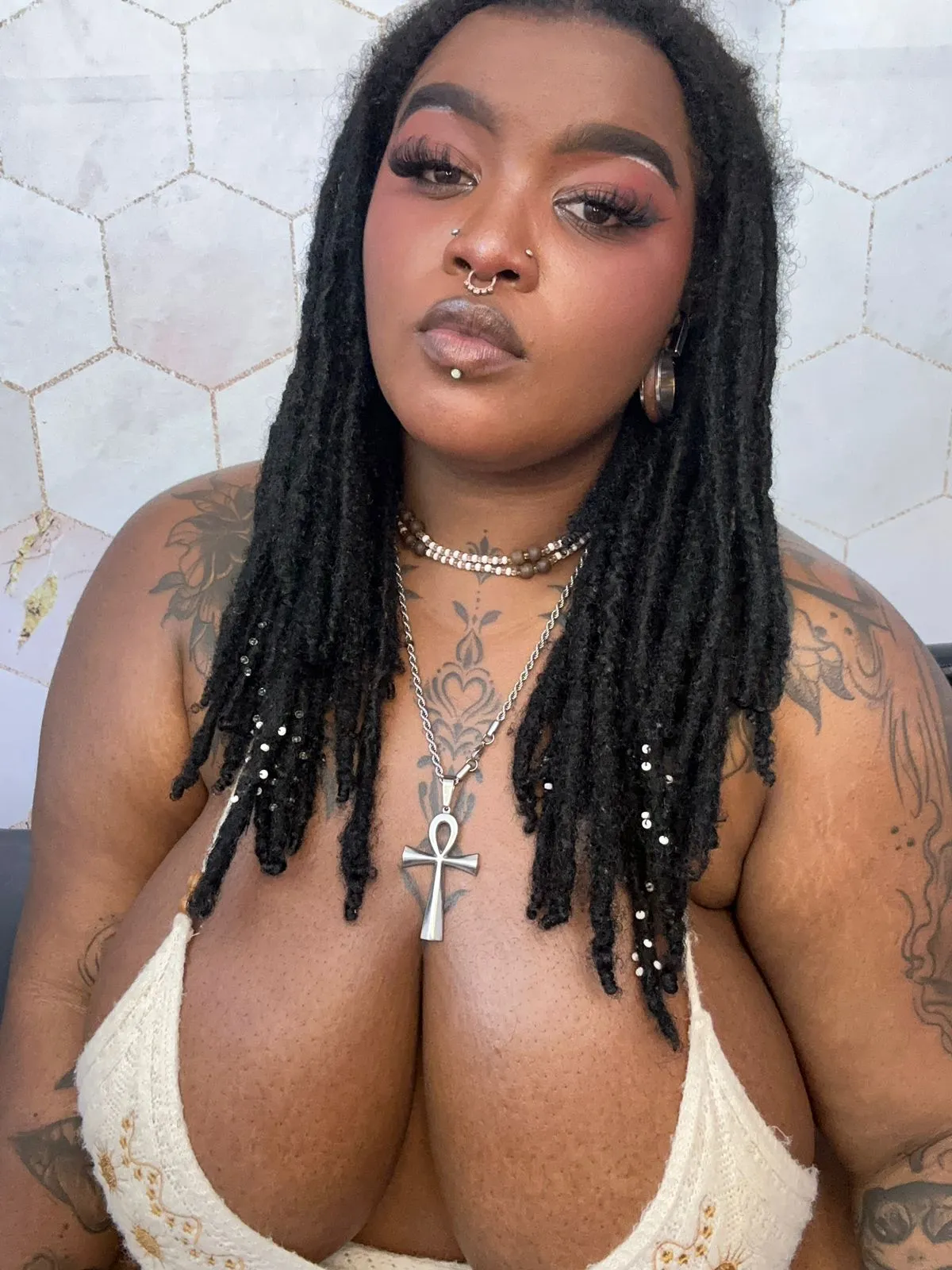 Live sex webcam photo for LaylaCummingss #7981105