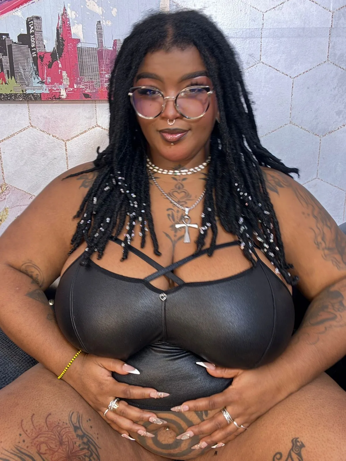 Live sex webcam photo for LaylaCummingss #8475918