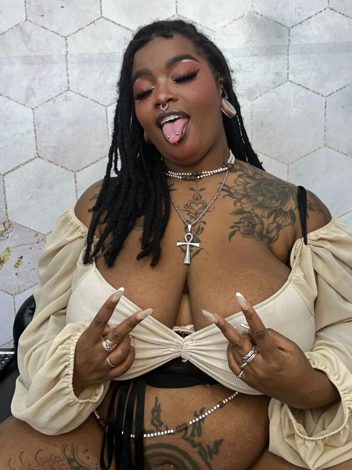Live sex webcam photo for LaylaCummingss #8139011