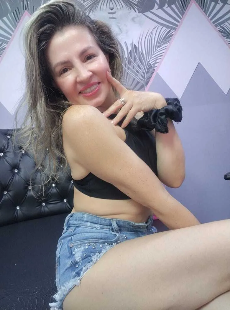 Live sex webcam photo for KendalBuster #8342066