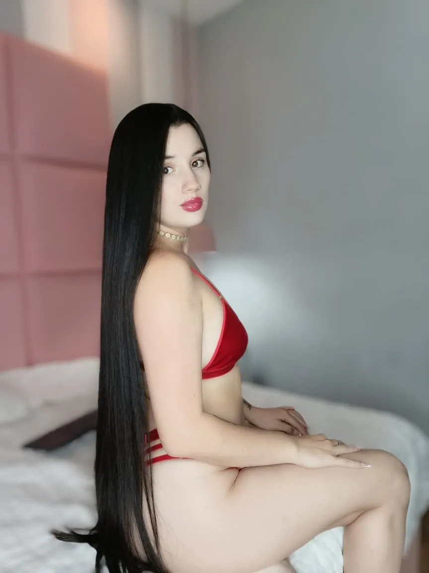 Live sex webcam photo for CaroliinaFerrer #8163222