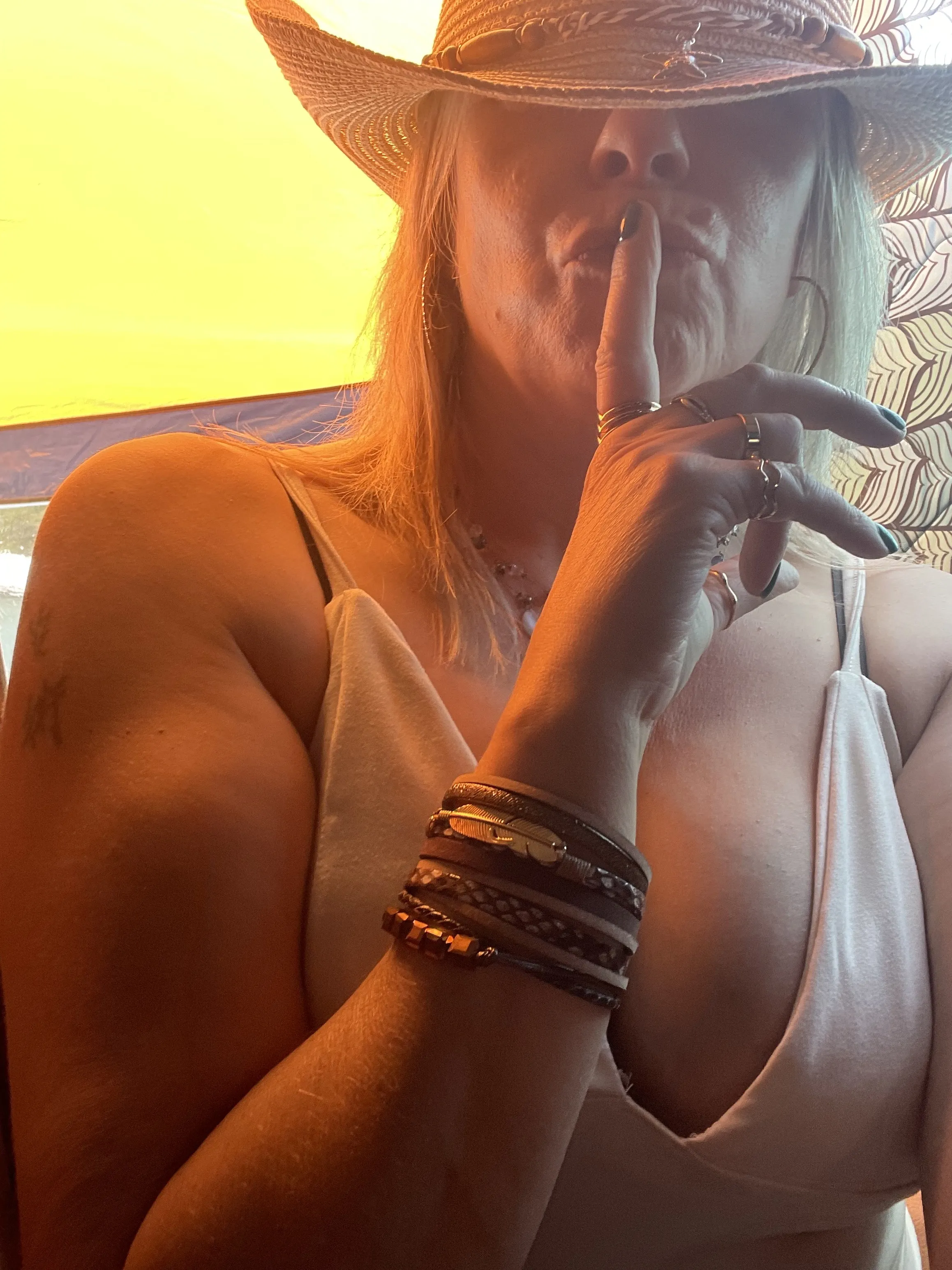 Live sex webcam photo for Ms_Jackson #8665278