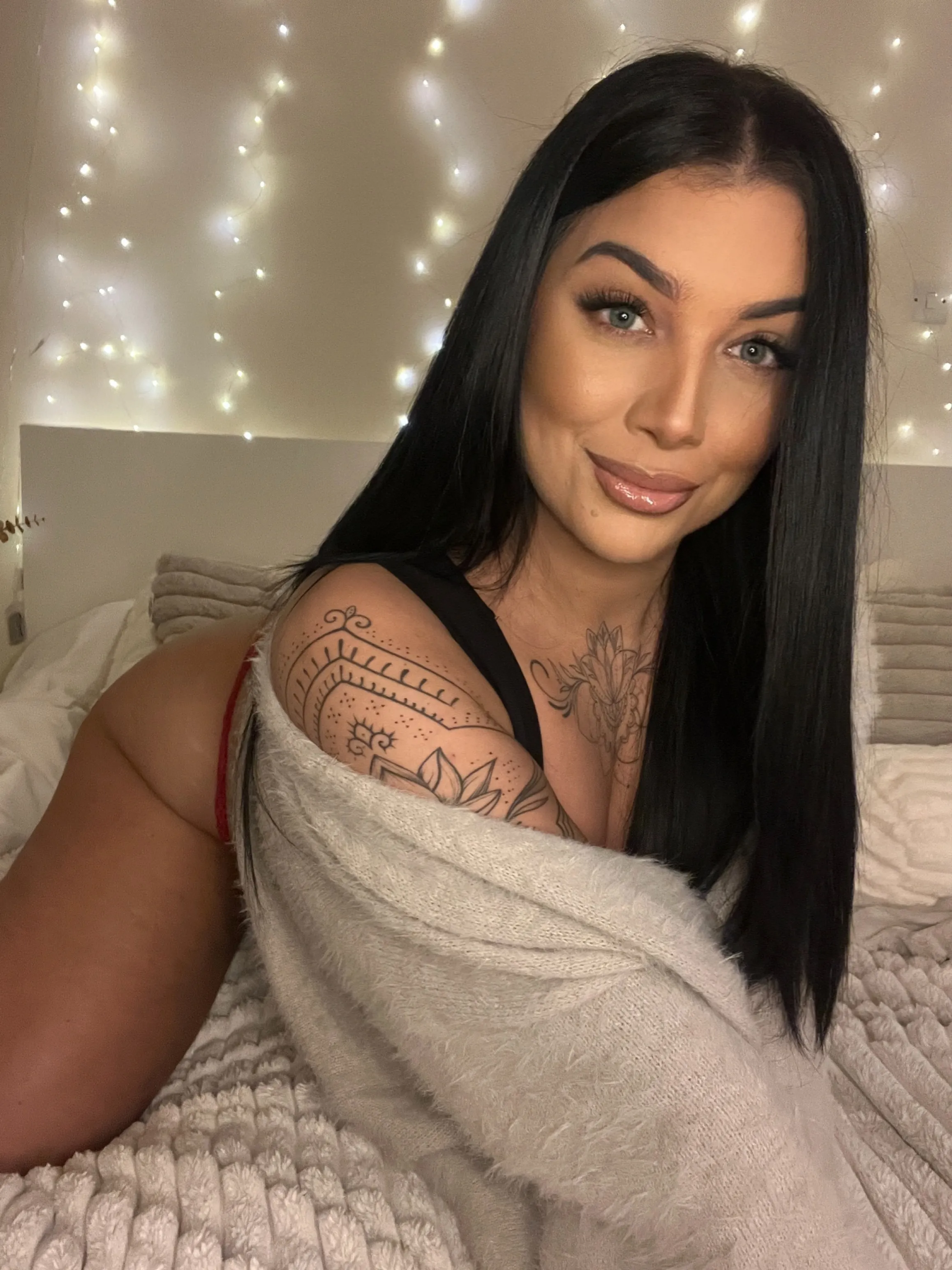 Live sex webcam photo for Your_Tatted_Amy #8428401