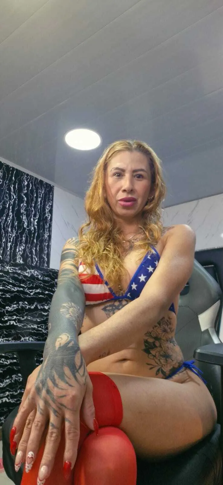 Live sex webcam photo for Ladyy_Scarlett #8590810