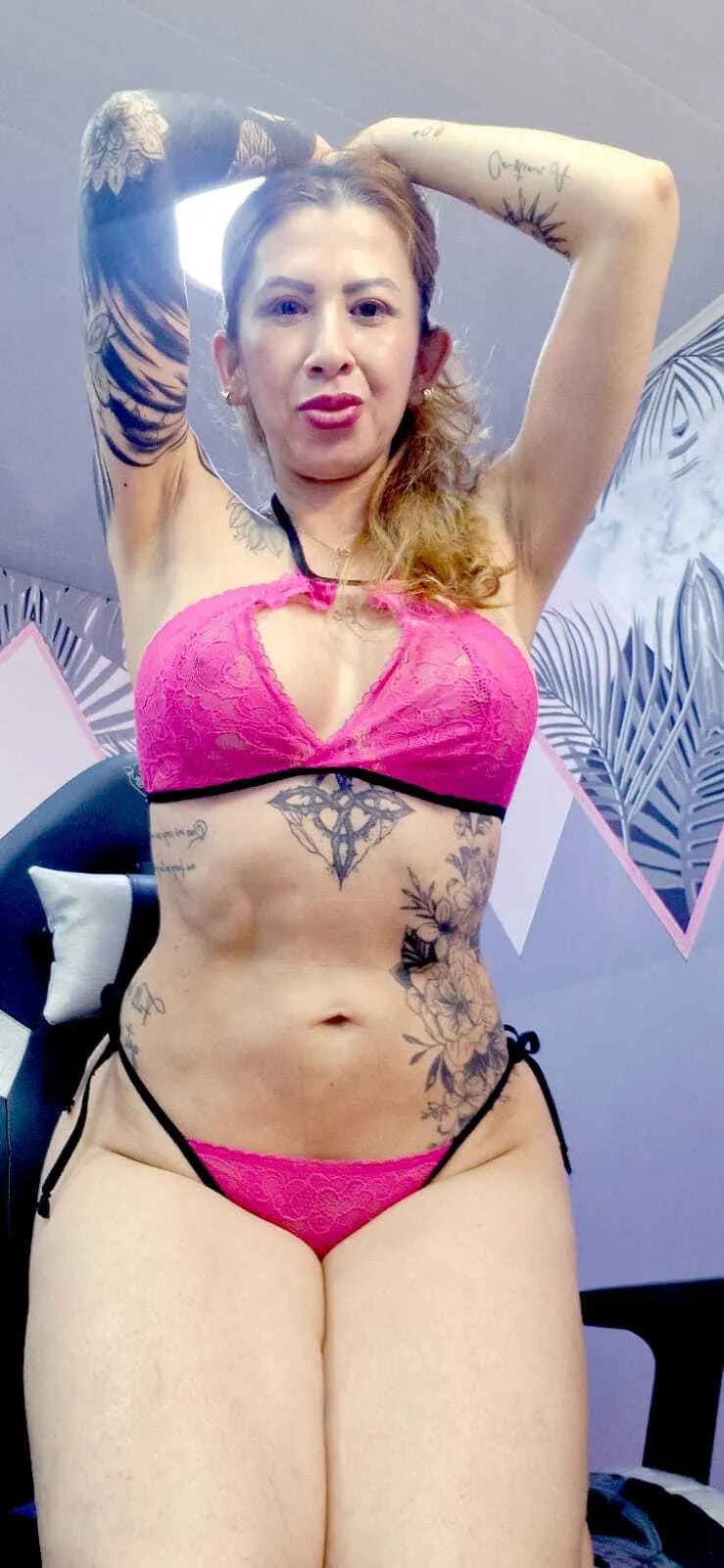 Live sex webcam photo for Ladyy_Scarlett #8091865
