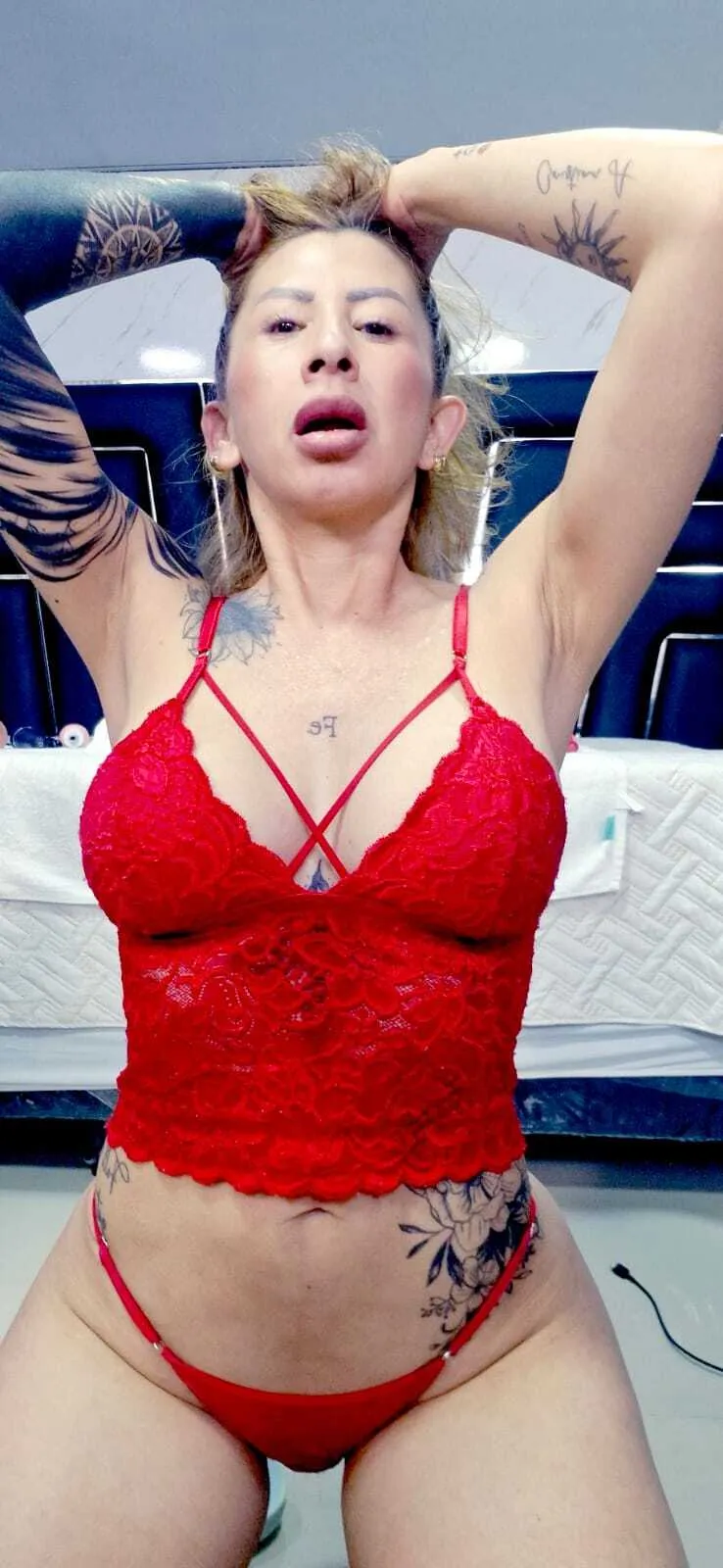 Live sex webcam photo for Ladyy_Scarlett #8201573